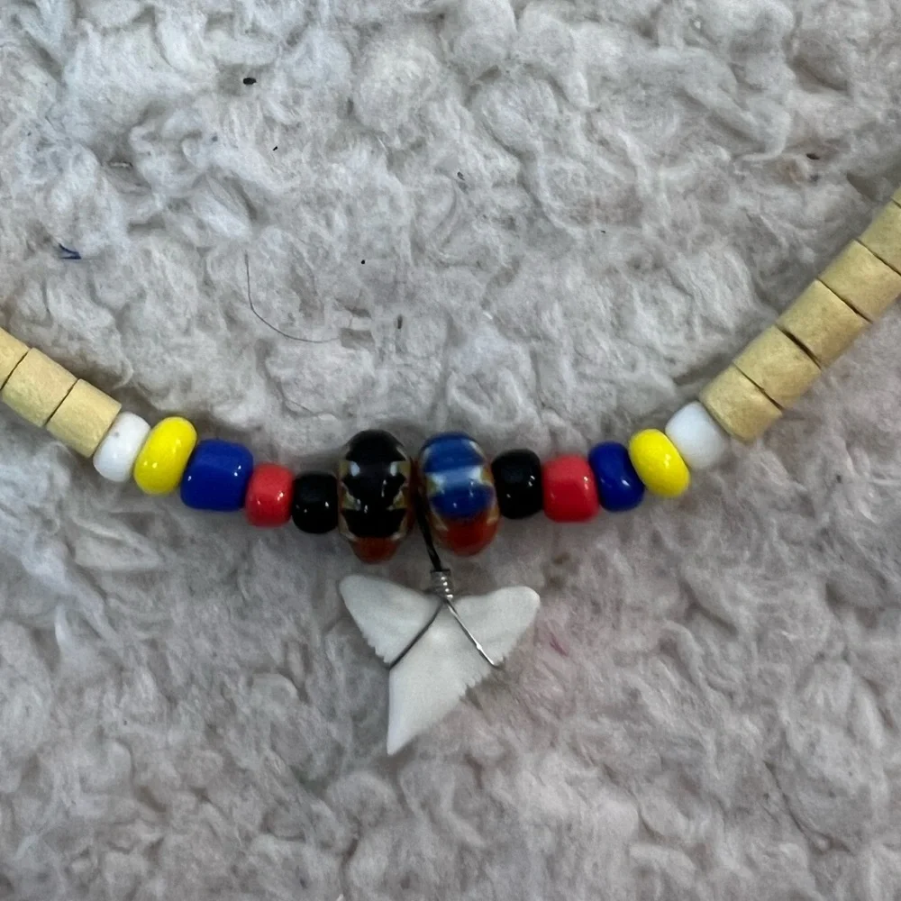 GeoCentral Shark Tooth Kids Necklace with Multicolor Wood Beads